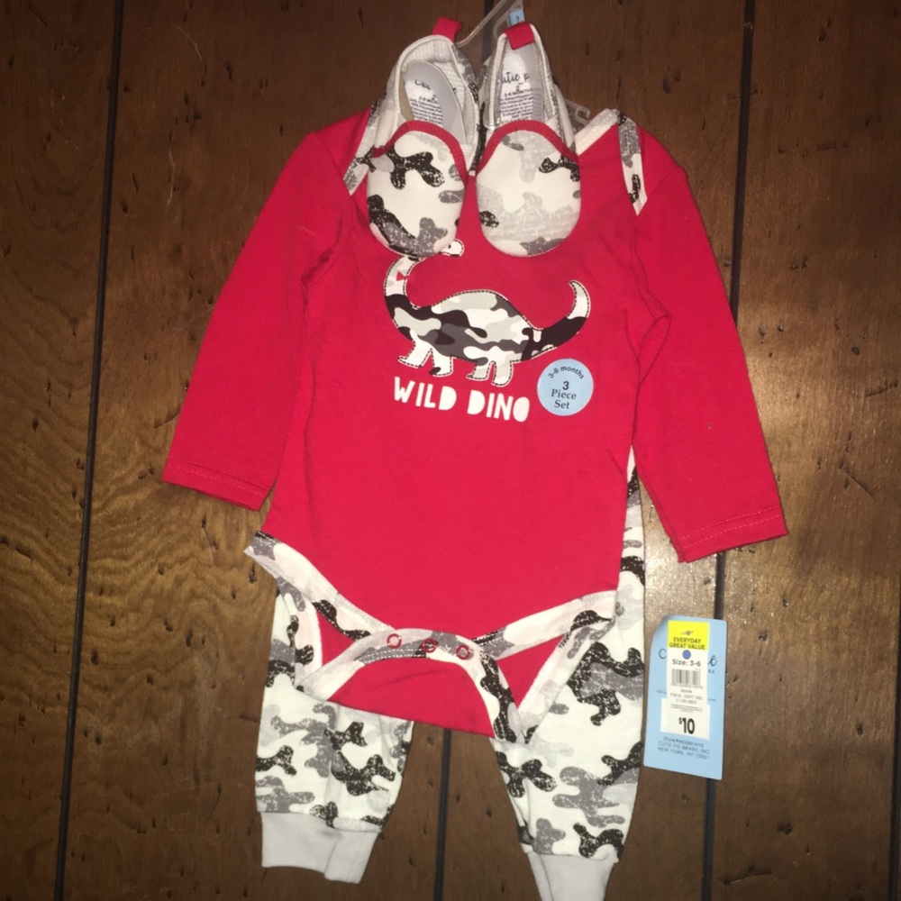 Dino outfit